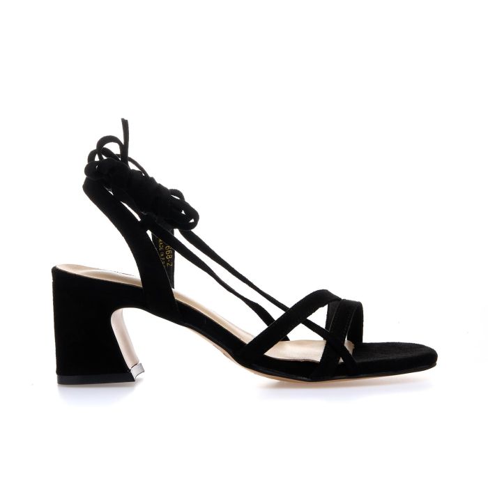 Sandali neri con tacco e lacci