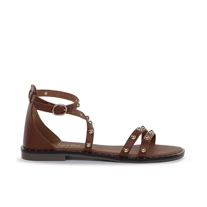 Sandali bassi marroni in pelle con borchie