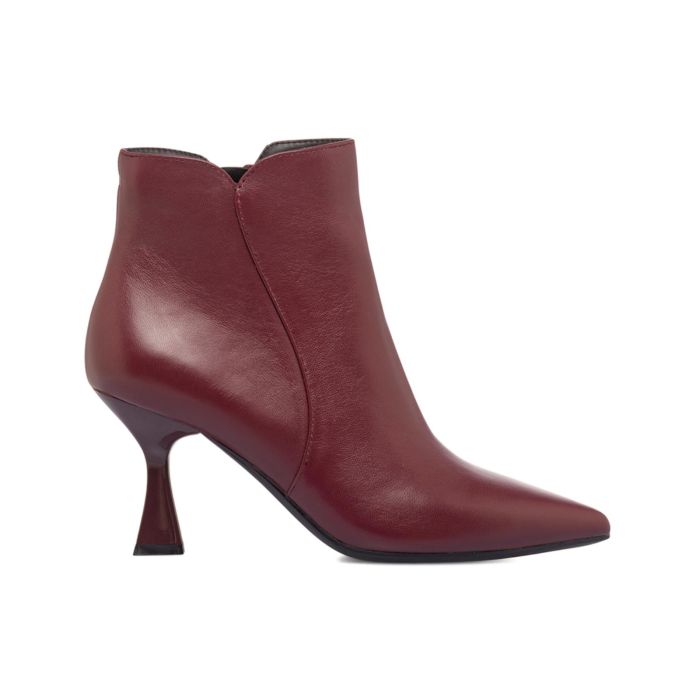 Stivaletti rossi in pelle a punta da donna con tacco medio a rocchetto