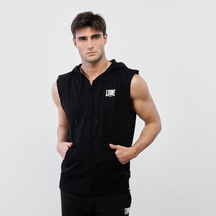 T-shirt smanicata nera con zip e cappuccio