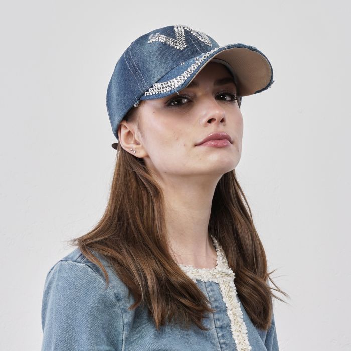Cappello azzurro da donna in denim con strass