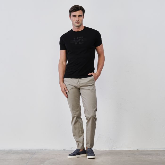 Pantaloni lunghi da uomo beige con tasche