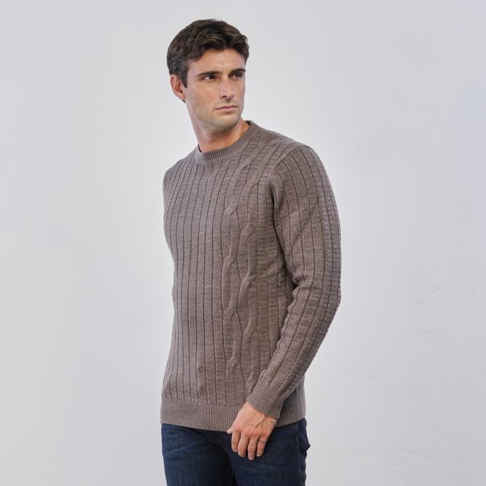 Maglione marrone girocollo lavorato da uomo