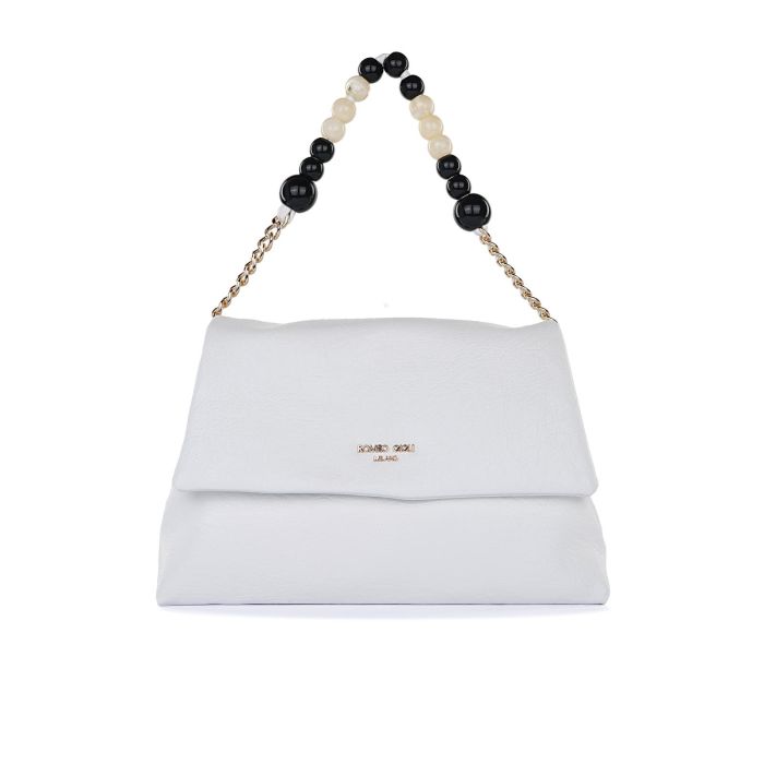Borsa bianca da donna con patta frontale e dettaglio perle sulla tracolla